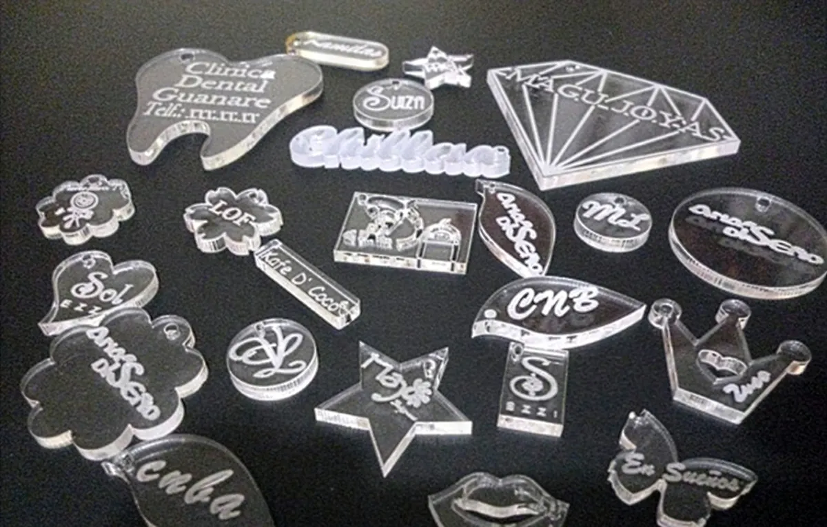 Cắt mica theo yêu cầu